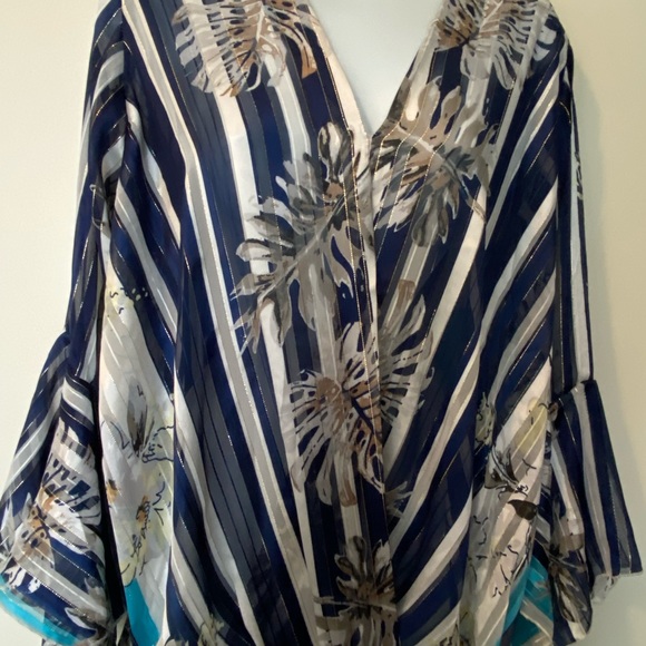 NWOT Beautiful Resort Sheer Wrap top stripped with monstera leaf & shimmer M - Picture 3 of 9